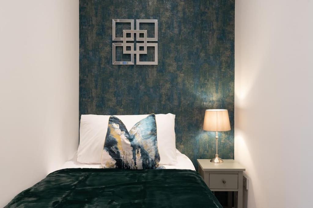 Luxury Living Away From Home Redhill  Eksteriør bilde