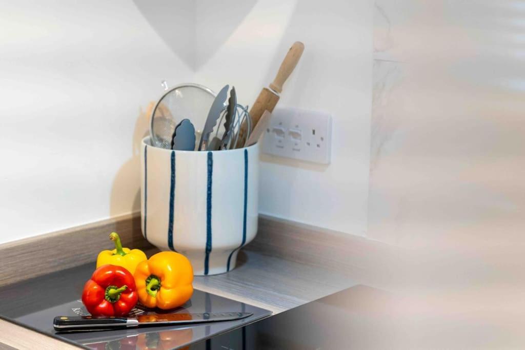 Luxury Living Away From Home Redhill  Eksteriør bilde