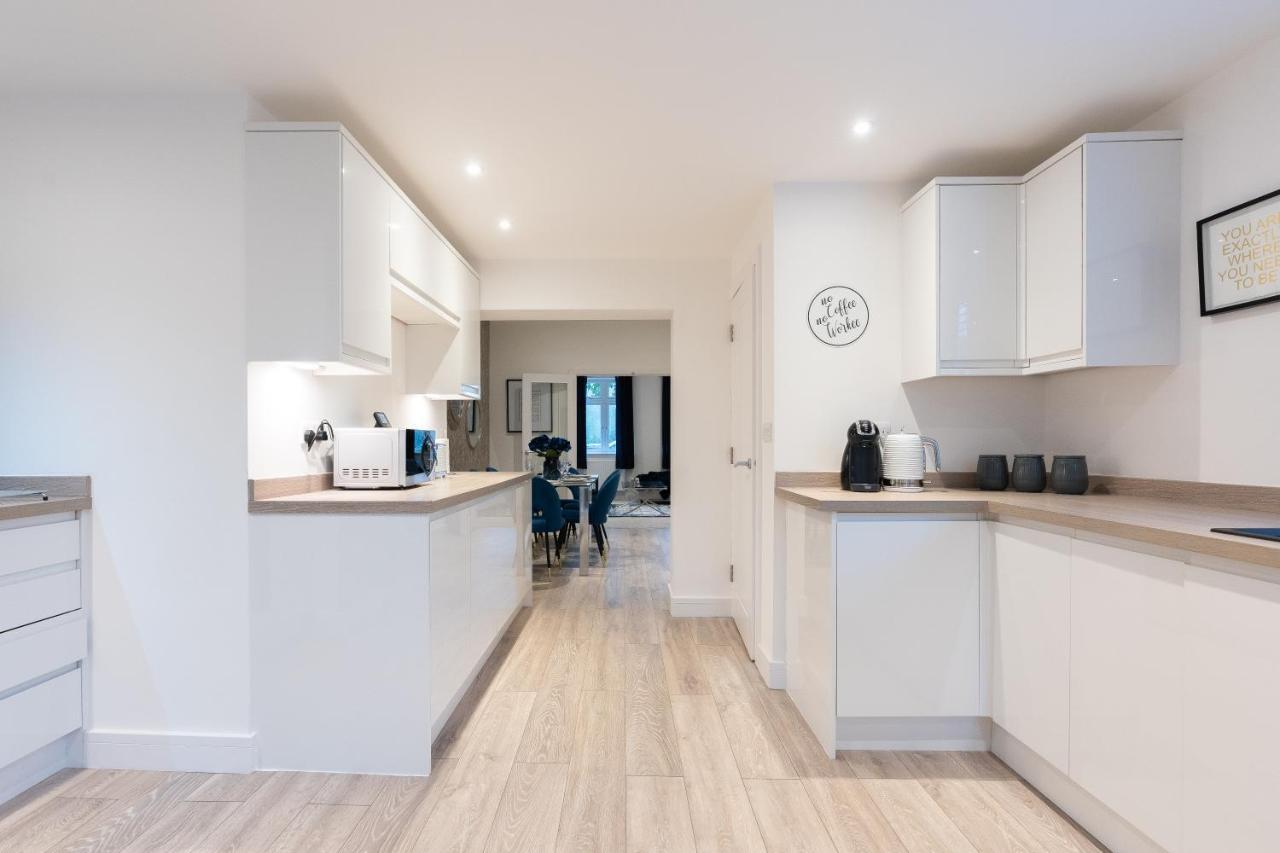 Luxury Living Away From Home Redhill  Eksteriør bilde